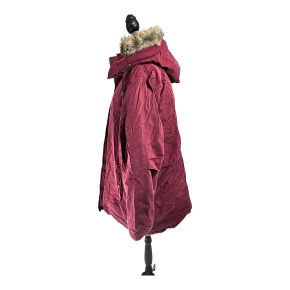 L.L. Bean Women's Burgundy Hooded Winter Jacket with Faux Fur Trim - Picture 4 of 7